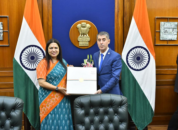 A group of officers from friendly foreign countries representing the national defense college of New Delhi visited the executive committee of SCO RATS