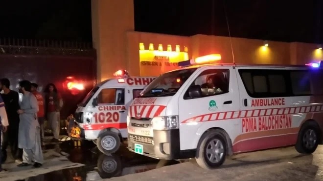 THREE PERSONS DIE IN EXPLOSION IN PAKISTAN 