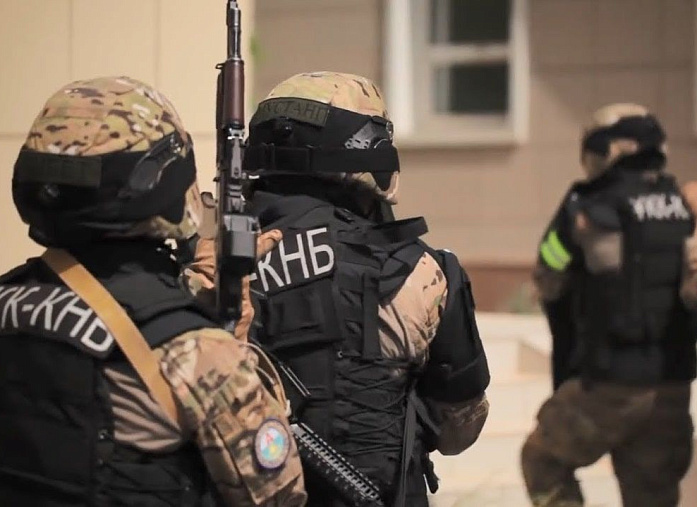 Security forces detain extremist suspects  