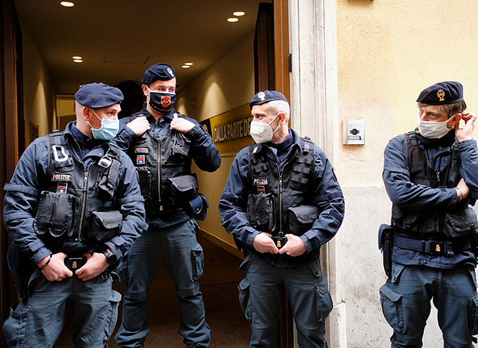 Two people arrested in Milan on suspicion of terrorism
