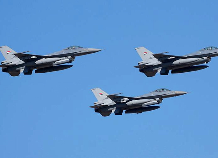 Iraqi armed forces strike ISIS positions in the east of the country